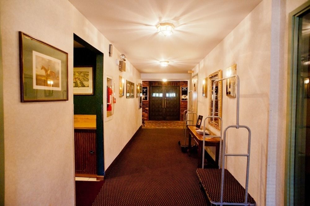 East Norwich Inn Экстерьер фото