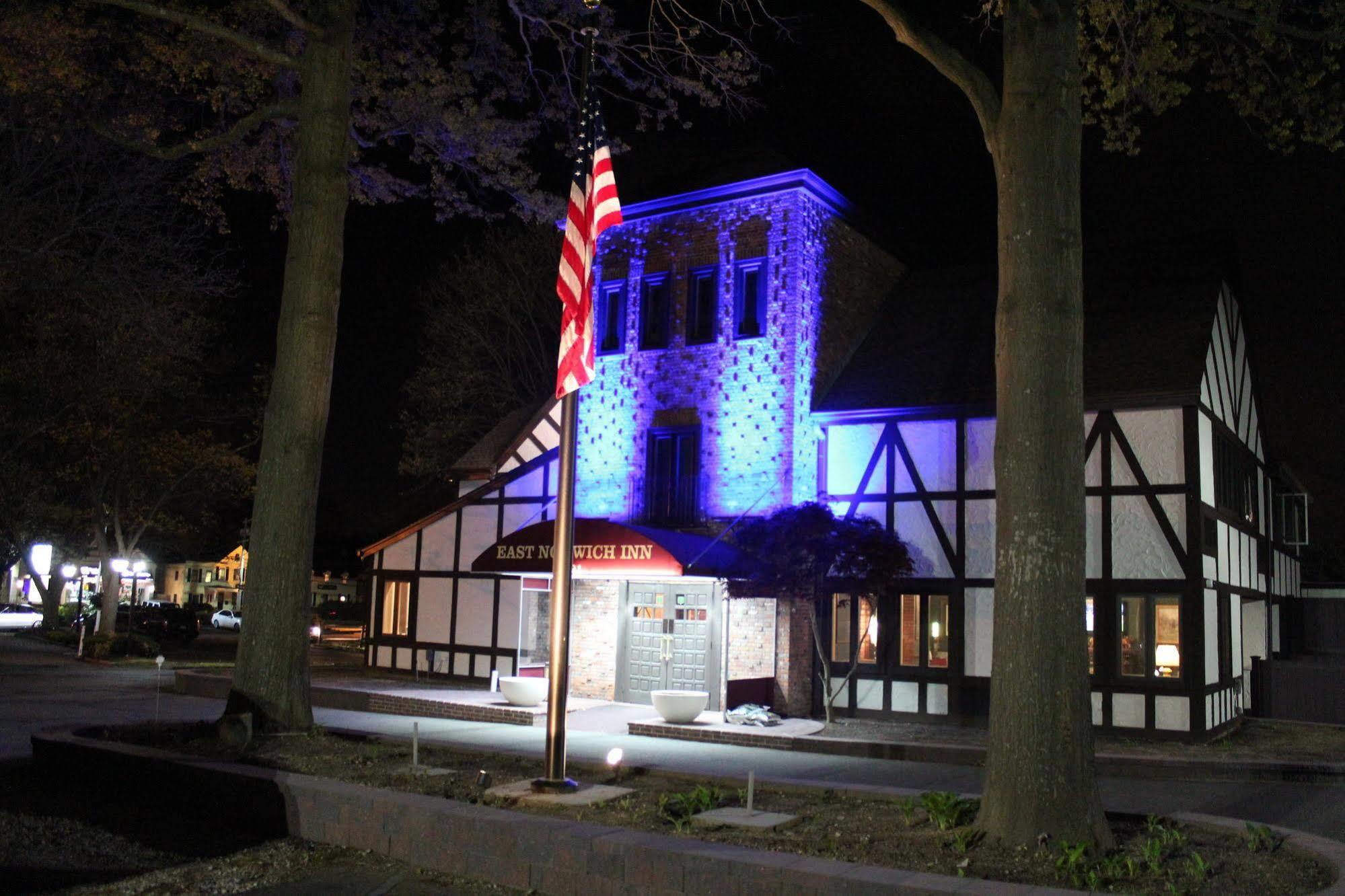 East Norwich Inn Экстерьер фото