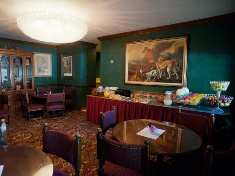East Norwich Inn Экстерьер фото