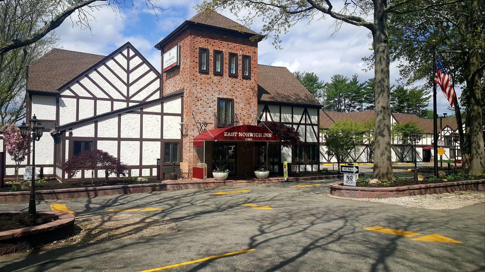 East Norwich Inn Экстерьер фото