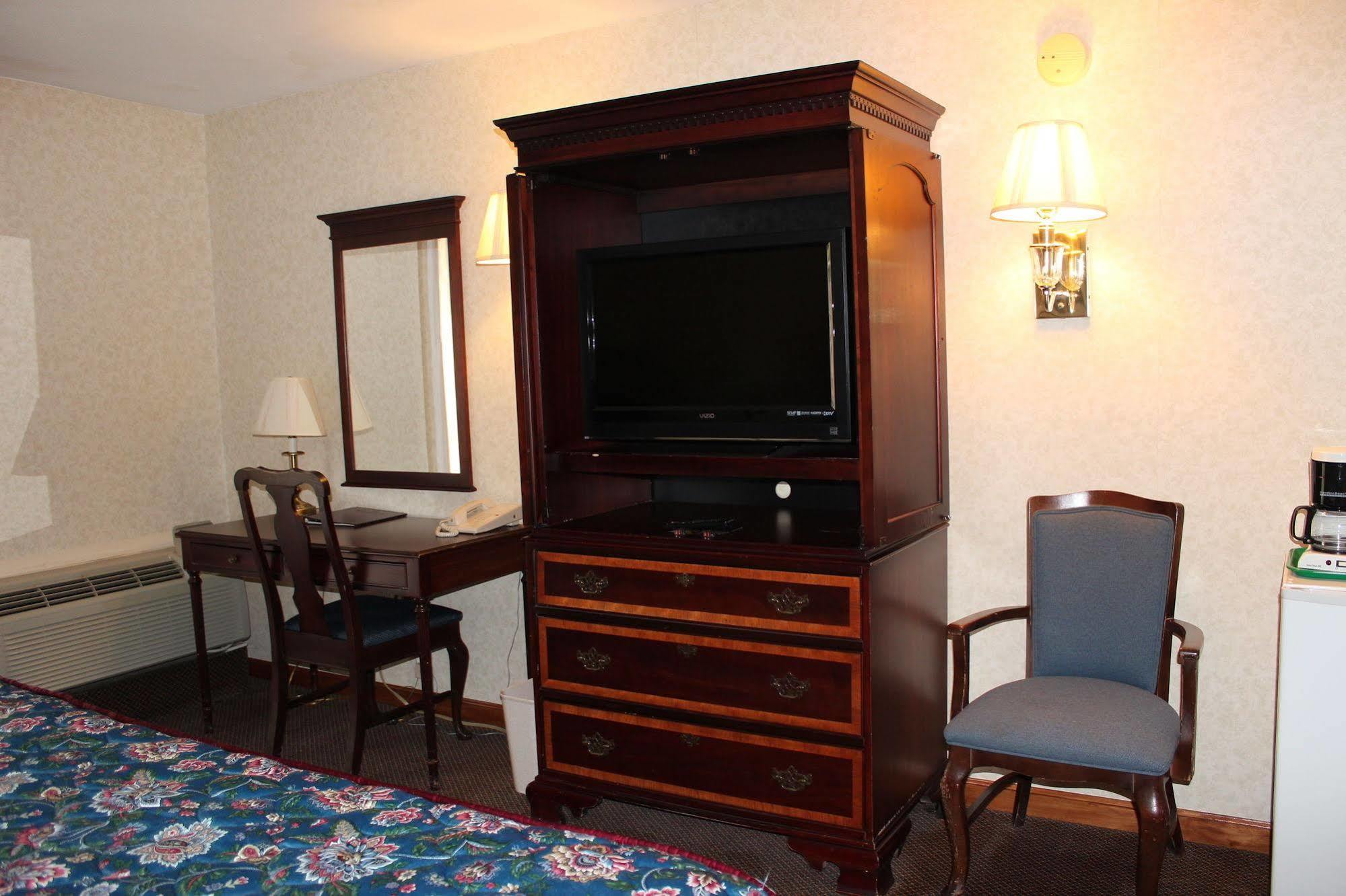 East Norwich Inn Экстерьер фото
