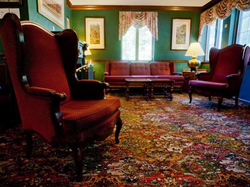East Norwich Inn Экстерьер фото
